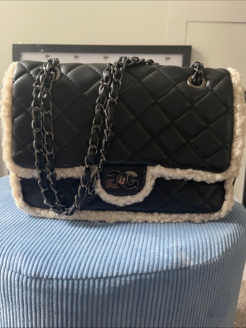 GILDA PARIS Black Quilted Shoulder Bag with Cream Shearling Trim
